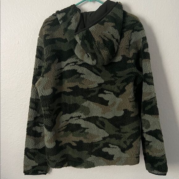 Lucky Brand Green Camouflage Sherpa 1/4 Zip Pullover hoodie  in Size M - Picture 9 of 15